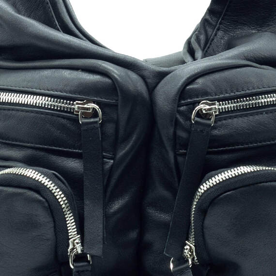 Lara<br />Black zipped bag