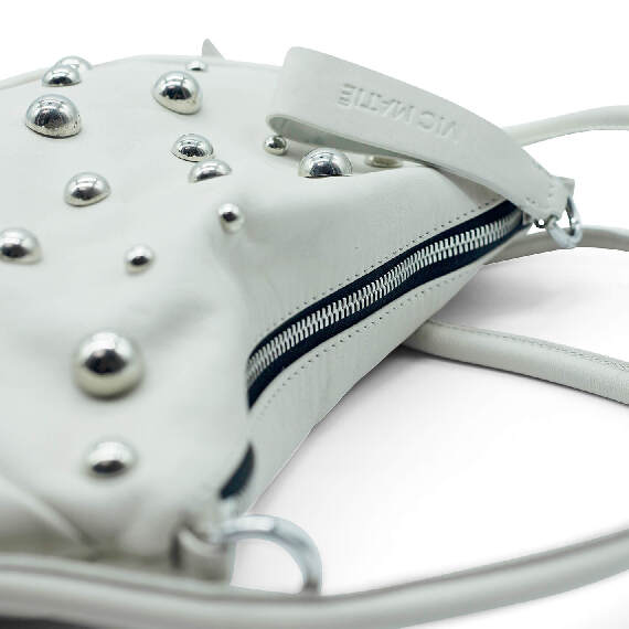 Olga<br />Cream shoulder bag with studs
