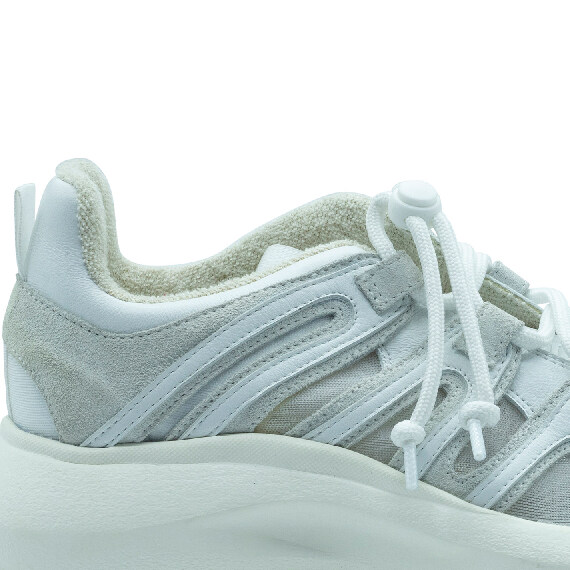 Running trek white